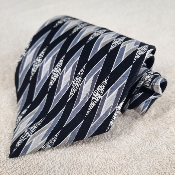 Oscar de la Renta Other - Oscar de la Renta Black and Silver Patterned Silk Men's Necktie